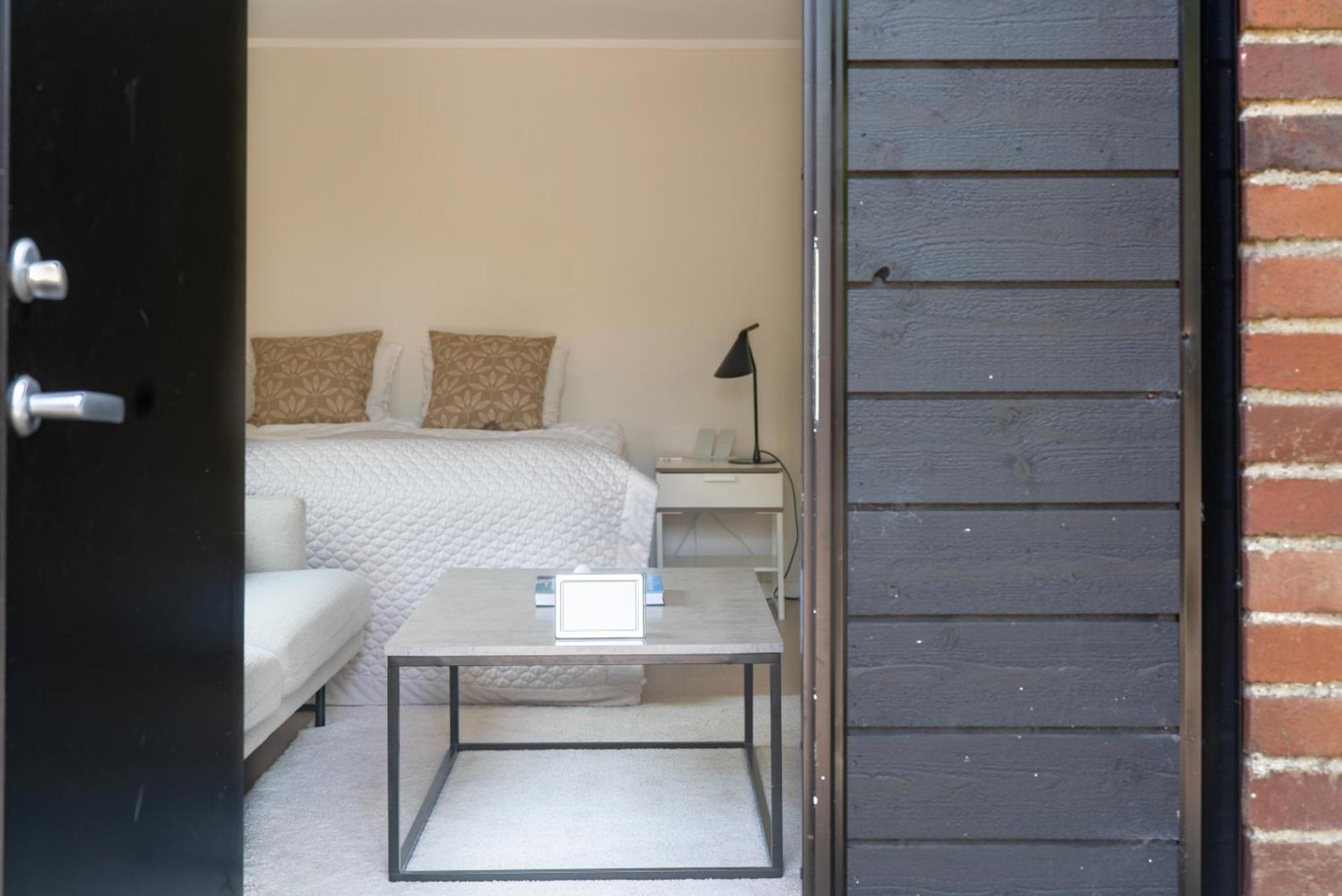 Falsterbo Guesthouse - Modern Comfort With Private Patio Skanör med Falsterbo エクステリア 写真