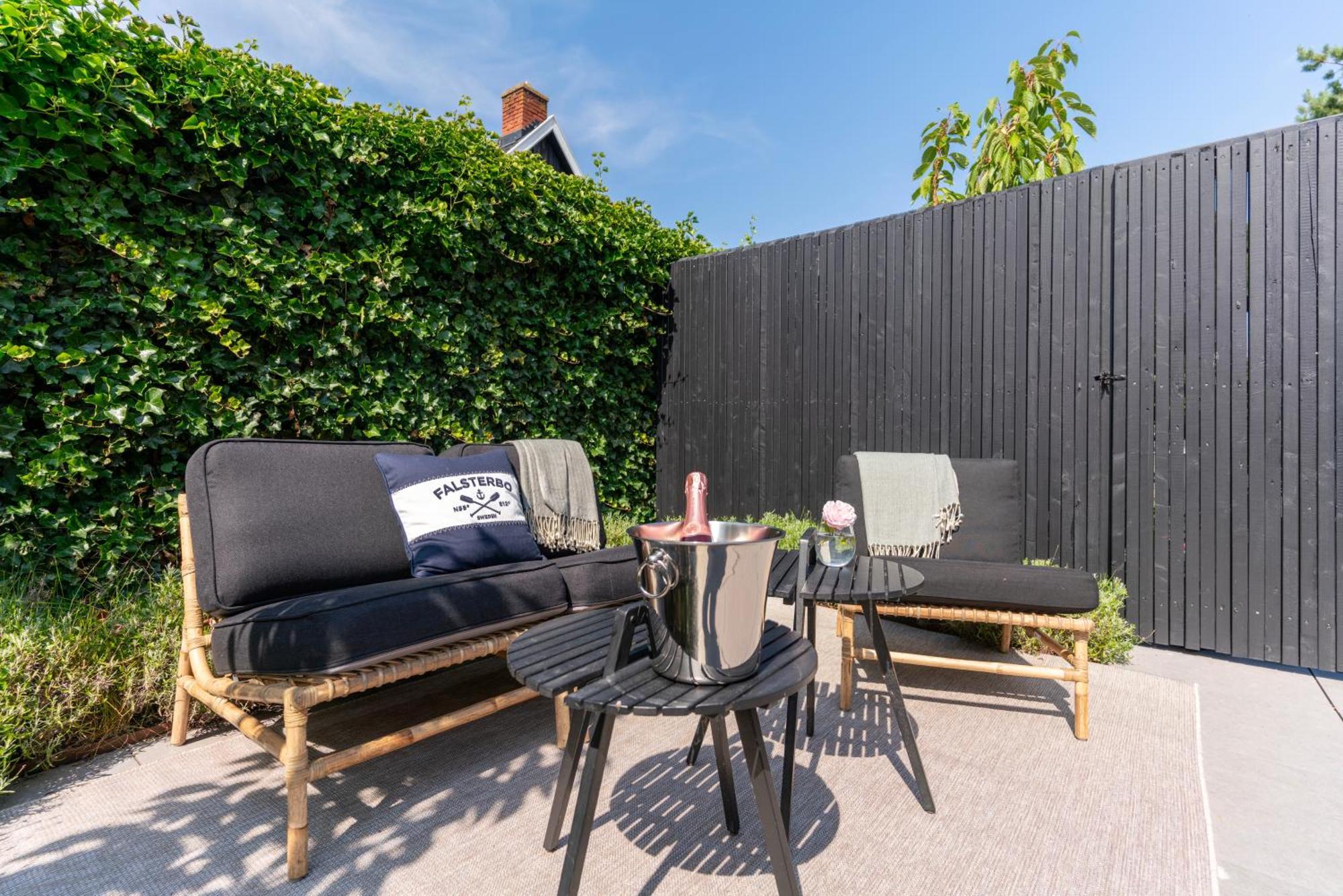 Falsterbo Guesthouse - Modern Comfort With Private Patio Skanör med Falsterbo エクステリア 写真