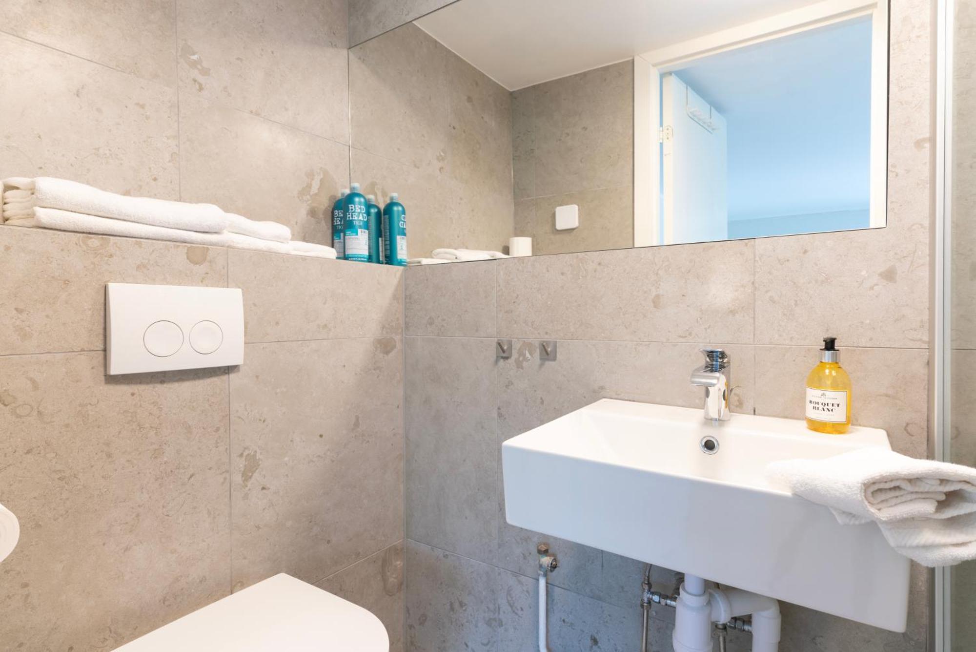 Falsterbo Guesthouse - Modern Comfort With Private Patio Skanör med Falsterbo エクステリア 写真